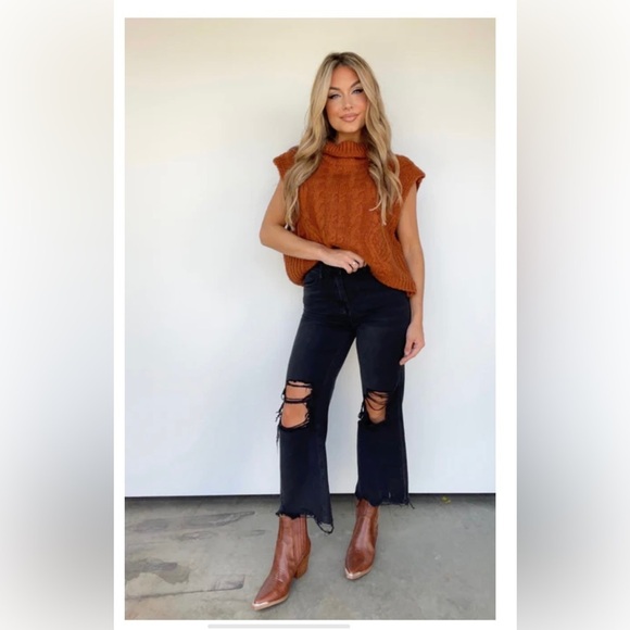 Vervet Distressed Green Jeans - Picture 7 of 7